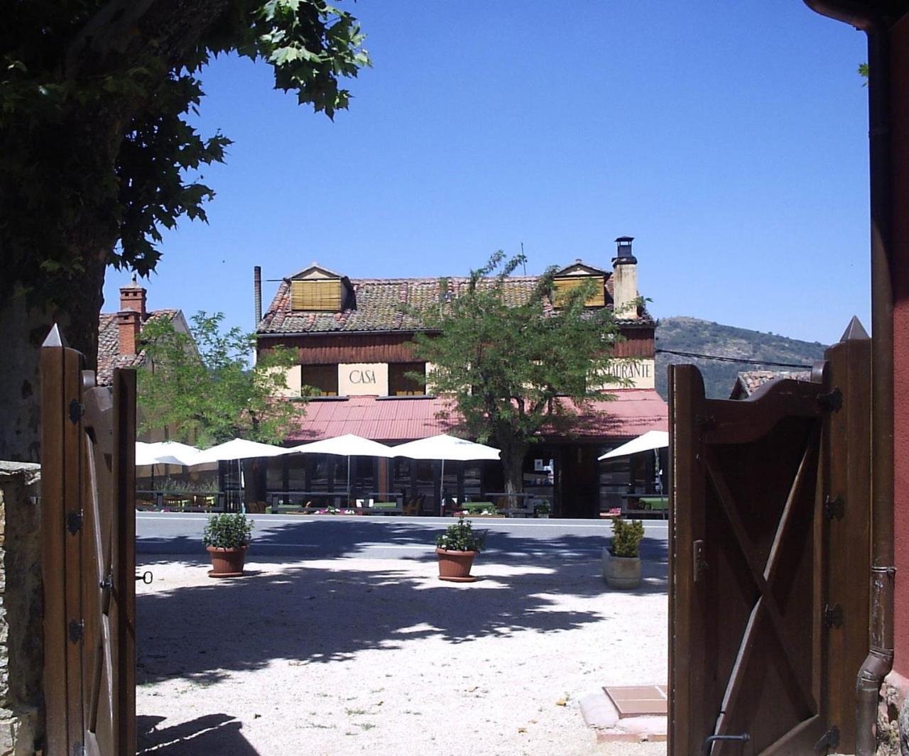 Hotel Rural El Jardin De La Hilaria Valsain Exterior photo